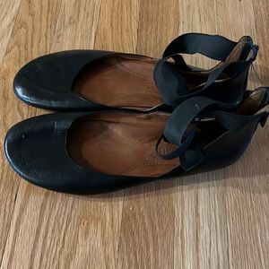 Gentle souls black ballet flat size 9